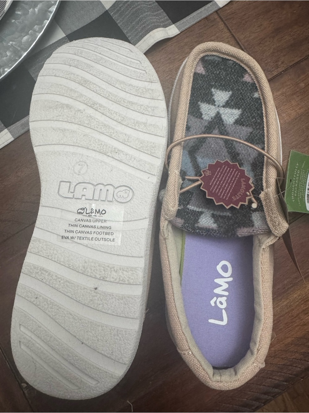 Lamo Women's Blush Pink Slip-On Moccasins with Patterned Insole NWT size 7 - Picture 4 of 4